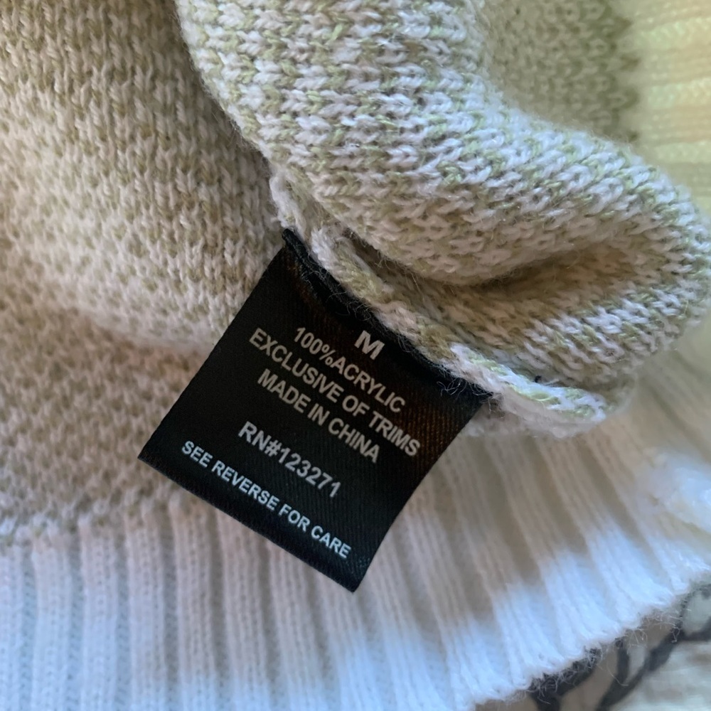 J for Justify Sage Green and White Patterned Sweater Vest, size Medium, VGUC - Picture 3 of 3
